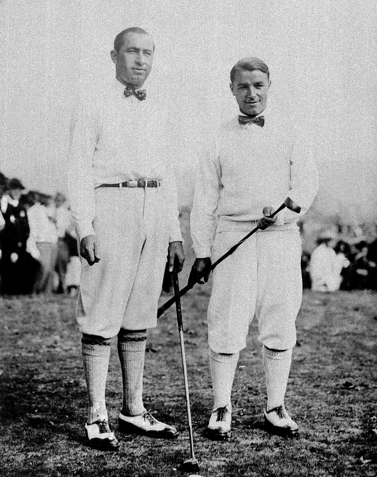 1922: Walter Hagen becomes first native-born American to win British Open